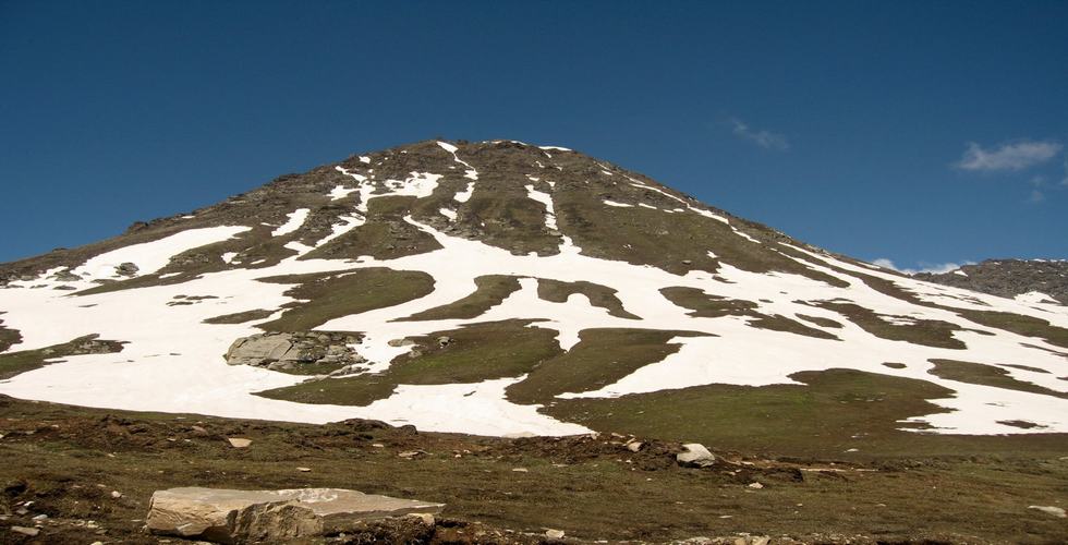 https://d3r8gwkgo0io6y.cloudfront.net/upload/Rohtang snow point02.jpg